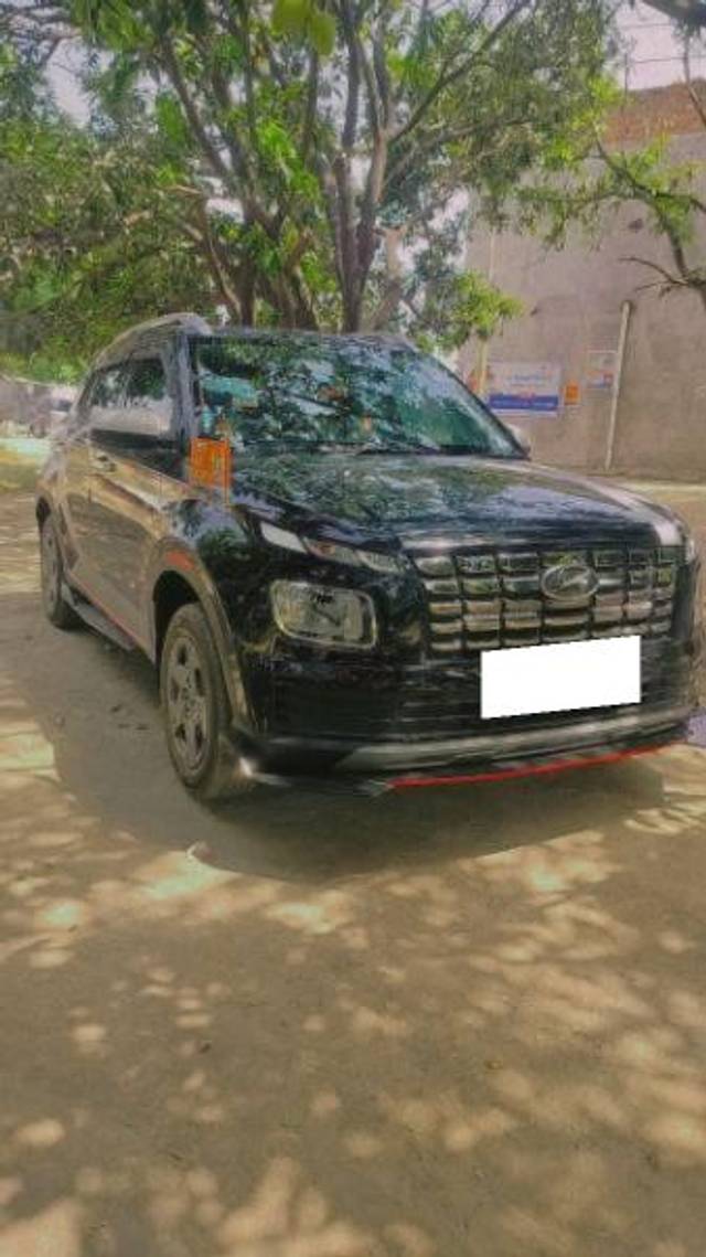 https://images10.gaadi.com/usedcar_image/4072052/original/processed_1756f537-8aec-4301-a865-bb69af145138.jpg?imwidth=6400