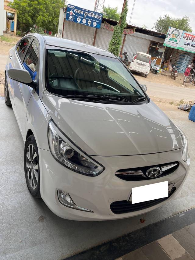 https://images10.gaadi.com/usedcar_image/4072165/original/processed_8f54d982-299b-438a-9489-803e7a96d7c6.jpeg?imwidth=6401