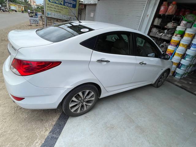 https://images10.gaadi.com/usedcar_image/4072165/original/processed_ad5fe824-6492-46cb-a38d-d1af725cef0a.jpeg?imwidth=6402