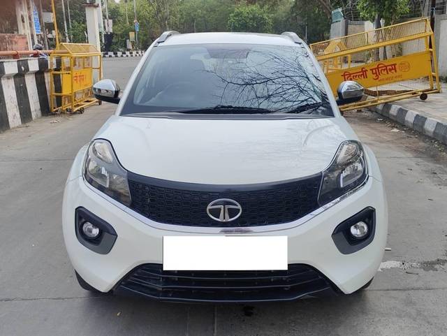 https://images10.gaadi.com/usedcar_image/4072432/original/processed_f97b697bbae64881f91d182a1bebf886.jpg?imwidth=6400