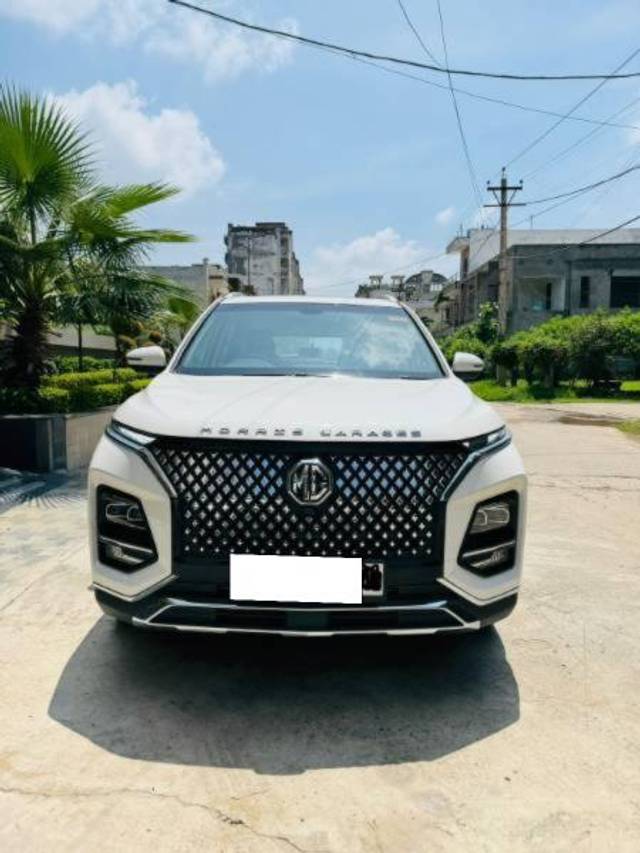 https://images10.gaadi.com/usedcar_image/4072451/original/processed_ed13892a-5c45-435d-9432-35a46f4c7191.jpeg?imwidth=6400