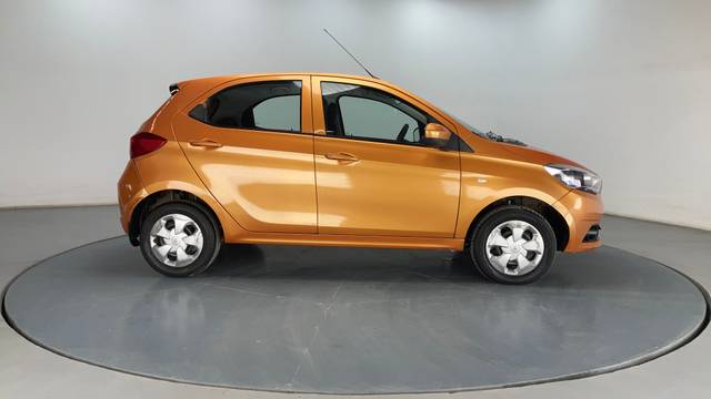 https://images10.gaadi.com/usedcar_image/4072480/original/82f2e6b0c28c192bc17de750614b728d.jpg?imwidth=6401