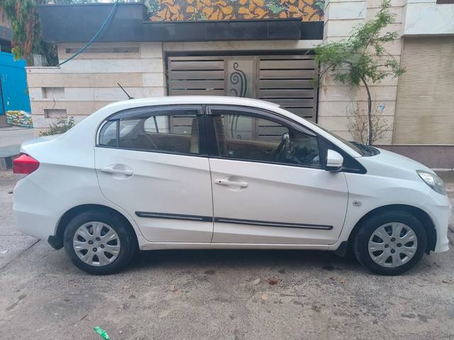 https://images10.gaadi.com/usedcar_image/4072963/original/0b0219c4769571cd832152a73656039f.jpeg?imwidth=6401