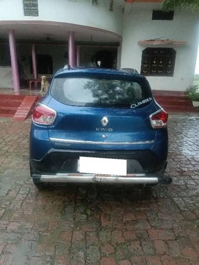 https://images10.gaadi.com/usedcar_image/4073438/original/processed_4ec1f0ae-de17-43e1-a2a7-b44e7473d058.jpg?imwidth=6401