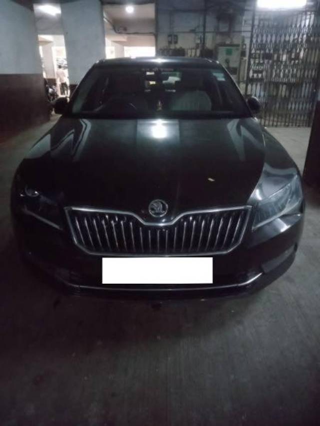 https://images10.gaadi.com/usedcar_image/4073768/original/processed_11294408-53f7-4b32-beab-742d8373e0f7.jpg?imwidth=6400