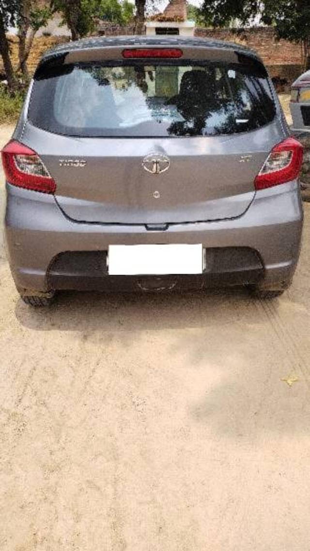 https://images10.gaadi.com/usedcar_image/4073817/original/processed_7e16411a-9587-487e-9e2c-3465c2e33510.jpg?imwidth=6401