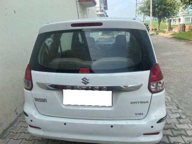 https://images10.gaadi.com/usedcar_image/4073859/original/processed_fdf0ca39-5140-4951-857f-d5415c37e92b.jpg?imwidth=6402