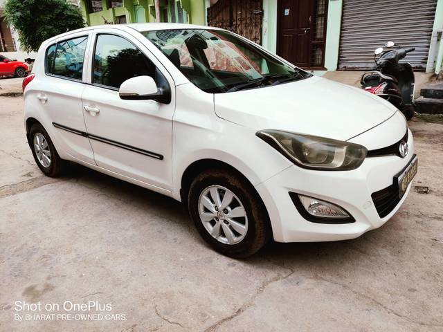 https://images10.gaadi.com/usedcar_image/4073883/original/processed_2ee81de7892b57930fa60491dad38270.jpg?imwidth=6400