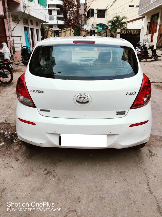 https://images10.gaadi.com/usedcar_image/4073883/original/processed_fe5bd321e5dd6b957eda74647ddefb30.jpg?imwidth=6401