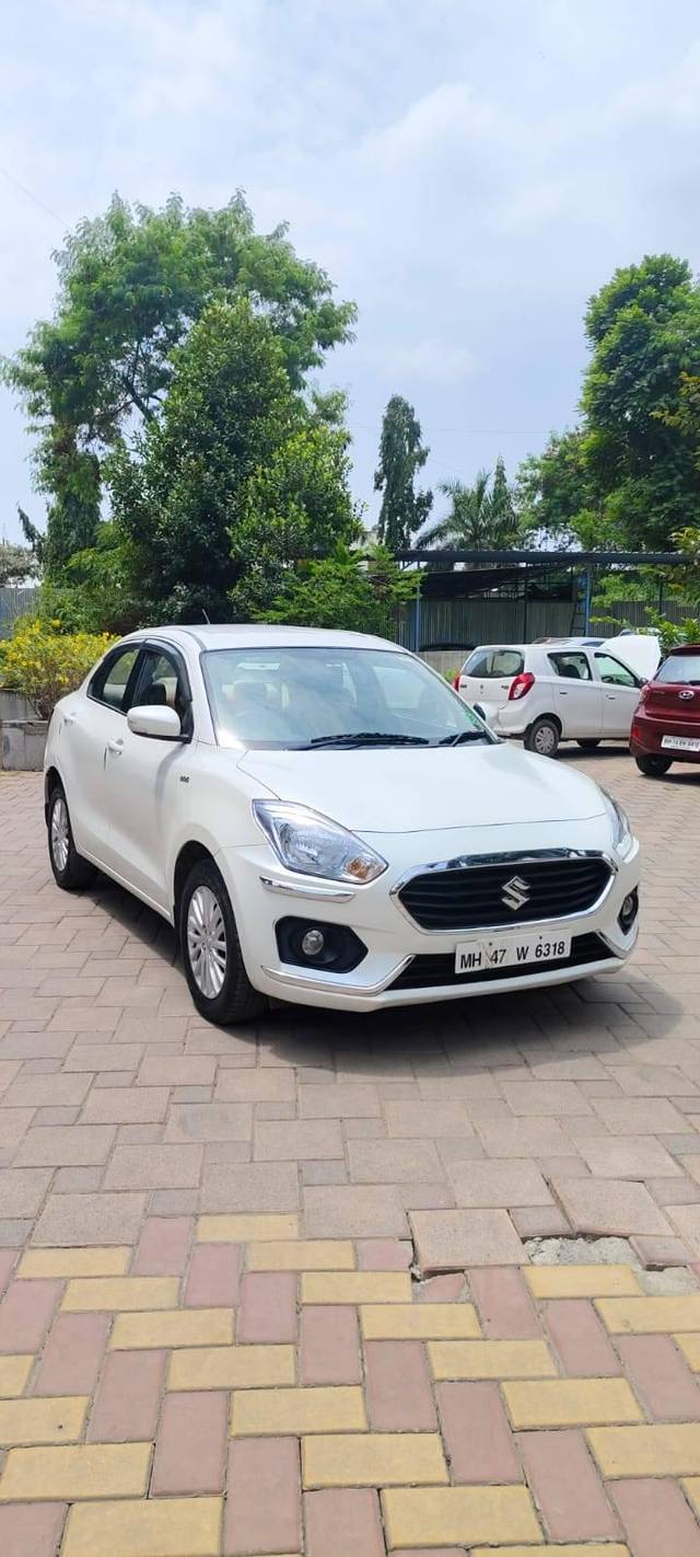 https://images10.gaadi.com/usedcar_image/4073932/original/processed_09febf776a893ce90eec15d804866c9a.jpg?imwidth=6400