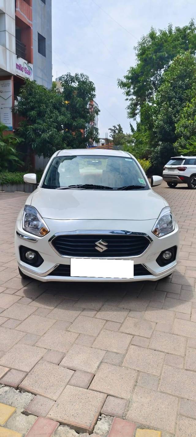 https://images10.gaadi.com/usedcar_image/4073932/original/processed_c20fae732bf2a3572a4c933904d06ca3.jpg?imwidth=6402