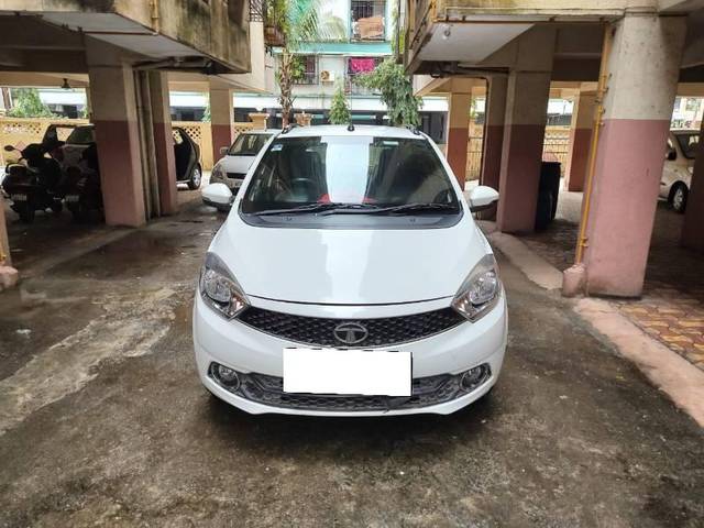 https://images10.gaadi.com/usedcar_image/4073974/original/processed_13461eca-398f-450a-8593-a95cc81c1a10.jpg?imwidth=6400