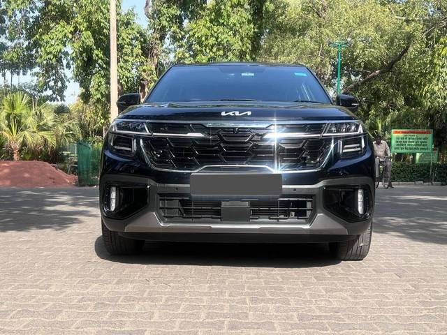 https://images10.gaadi.com/usedcar_image/4074074/original/processed_d6ea285d2fe359166b626a3799893157.jpeg?imwidth=6402