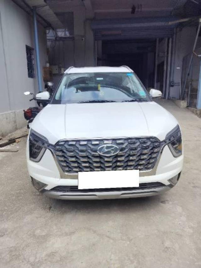 https://images10.gaadi.com/usedcar_image/4074143/original/processed_9bb05ee5-14fa-43c2-8d76-c04fb8206bc7.jpg?imwidth=6400