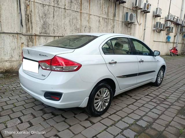 https://images10.gaadi.com/usedcar_image/4074152/original/processed_d52ba2a08fbbb2e7eb428e1d000dae67.jpg?imwidth=6401