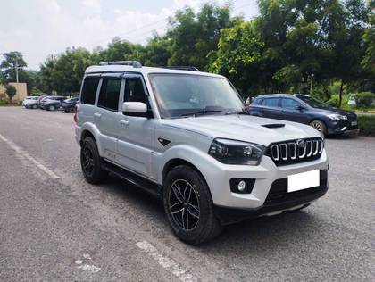 Mahindra Scorpio S7