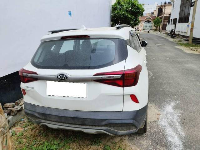 https://images10.gaadi.com/usedcar_image/4074330/original/processed_d150dae7-4b36-4a13-acef-22fcbfa45be5.jpg?imwidth=6401