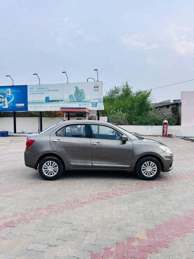 https://images10.gaadi.com/usedcar_image/4074422/original/processed_1a7d7b33d4f11912d7a5d9f5b6cd003a.jpg?imwidth=6401