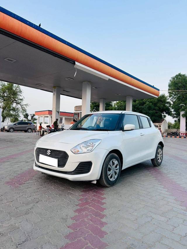 https://images10.gaadi.com/usedcar_image/4074479/original/processed_915092fb8d5d370dcb6d9c81eed34859.jpg?imwidth=6400