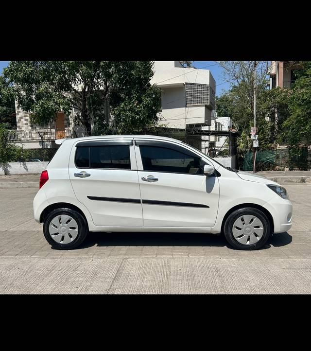 https://images10.gaadi.com/usedcar_image/4074550/original/52c2331fd6f4ecd7a22b4cbc976939a4.jpg?imwidth=6401