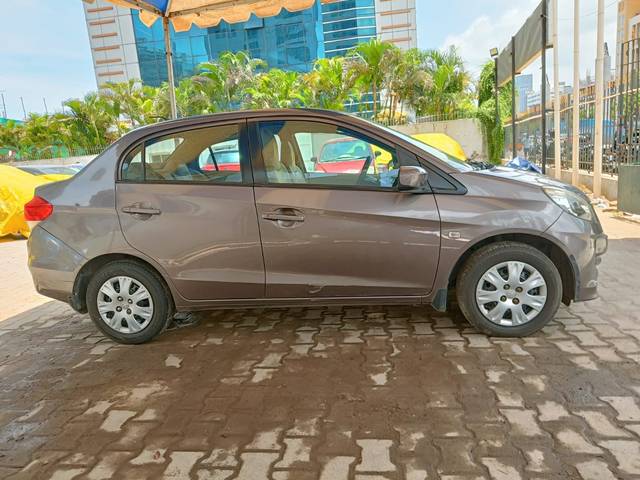 https://images10.gaadi.com/usedcar_image/4074606/original/3edca3a20e71c1fc898c004fbf85aa58.jpg?imwidth=6401