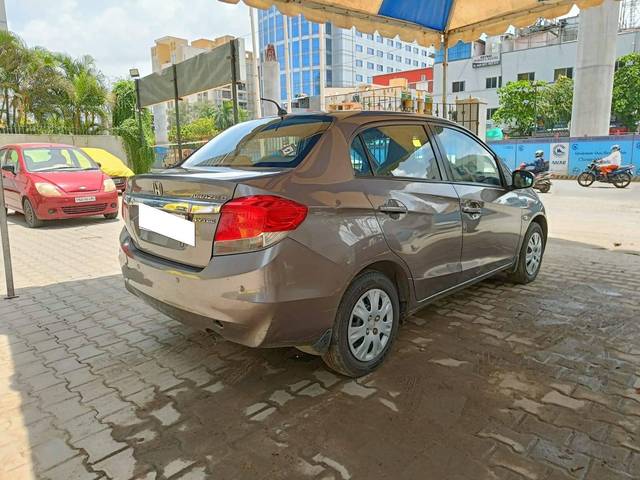 https://images10.gaadi.com/usedcar_image/4074606/original/processed_ce72aaf74286f4cb8dde5f9cf10dbf78.jpg?imwidth=6402