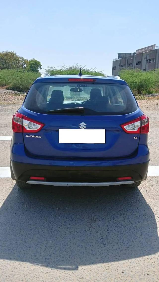 https://images10.gaadi.com/usedcar_image/4074724/original/processed_93ef8e628dd6f05b36716795163de8d2.jpg?imwidth=6402