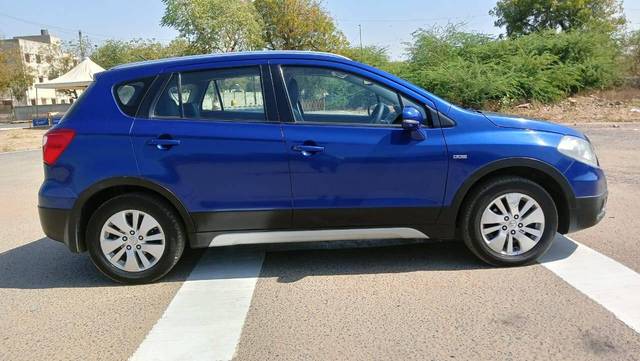 https://images10.gaadi.com/usedcar_image/4074724/original/processed_d6e858009ef8a22fe0e597d83decb948.jpg?imwidth=6401