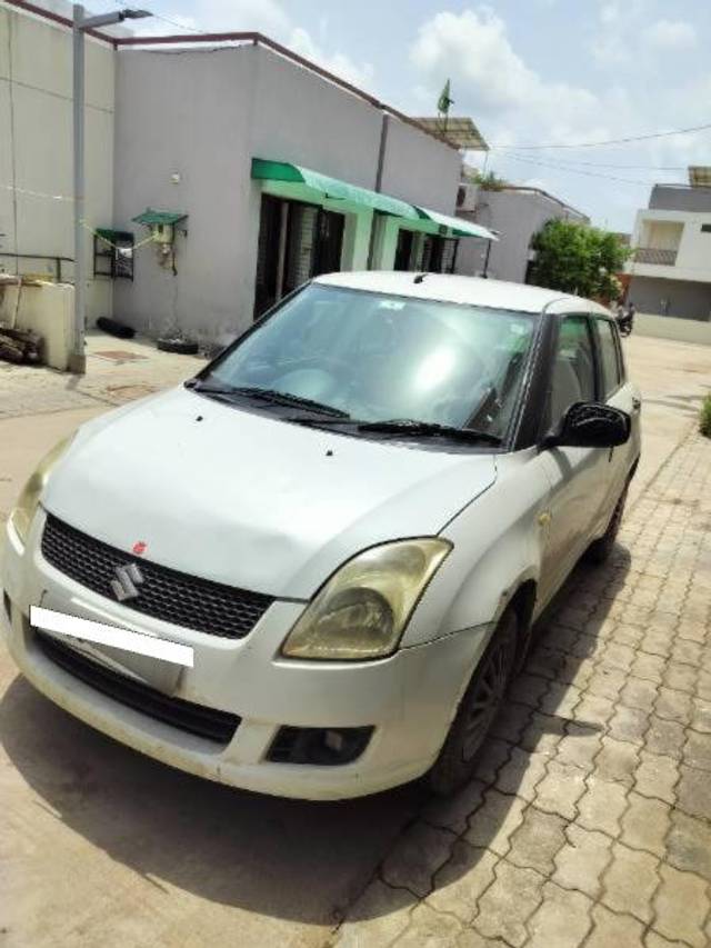 https://images10.gaadi.com/usedcar_image/4074814/original/processed_e56525bc-7c50-4de1-b485-d770a0aa4811.jpg?imwidth=6400