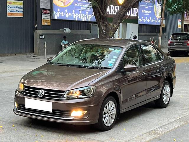 https://images10.gaadi.com/usedcar_image/4074852/original/processed_18acc9398ac2df492a76000f99ed72a9.jpg?imwidth=6402