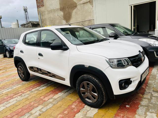 https://images10.gaadi.com/usedcar_image/4074953/original/processed_b7678cc36a6ee7d5f1f33b8c827bb175.jpg?imwidth=6400