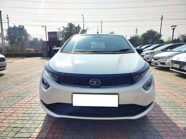 https://images10.gaadi.com/usedcar_image/4075864/original/processed_f1dd43475e989e77d2d1c48f9acff587.jpeg?imwidth=6401