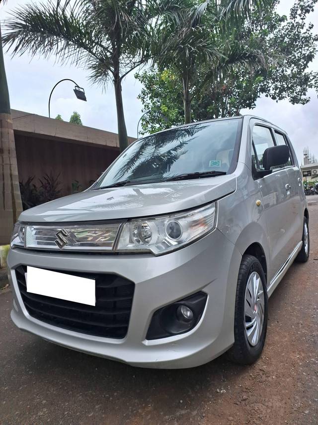 https://images10.gaadi.com/usedcar_image/4075944/original/processed_0d0cb8665b5a495aa68f73738be6e060.jpg?imwidth=6402