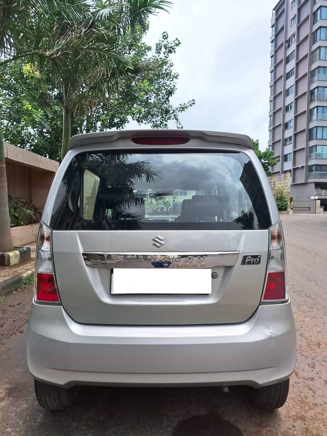 https://images10.gaadi.com/usedcar_image/4075944/original/processed_d75018bb6edd9b15612e4a2db82f4bf0.jpg?imwidth=6401