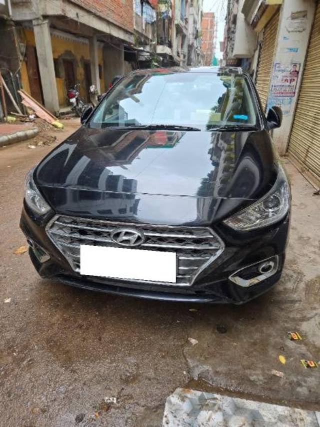 https://images10.gaadi.com/usedcar_image/4076024/original/processed_e4179570-0fd2-42b6-a719-0423d3731df1.jpg?imwidth=6402