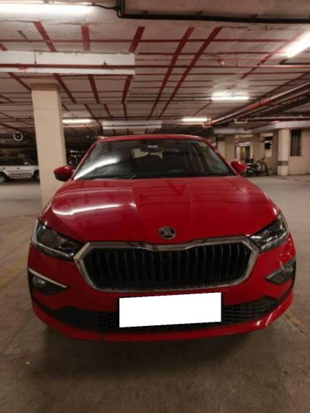 https://images10.gaadi.com/usedcar_image/4076029/original/processed_a7e865c9-8e73-43cb-b91c-270182ec5338.jpg?imwidth=6402