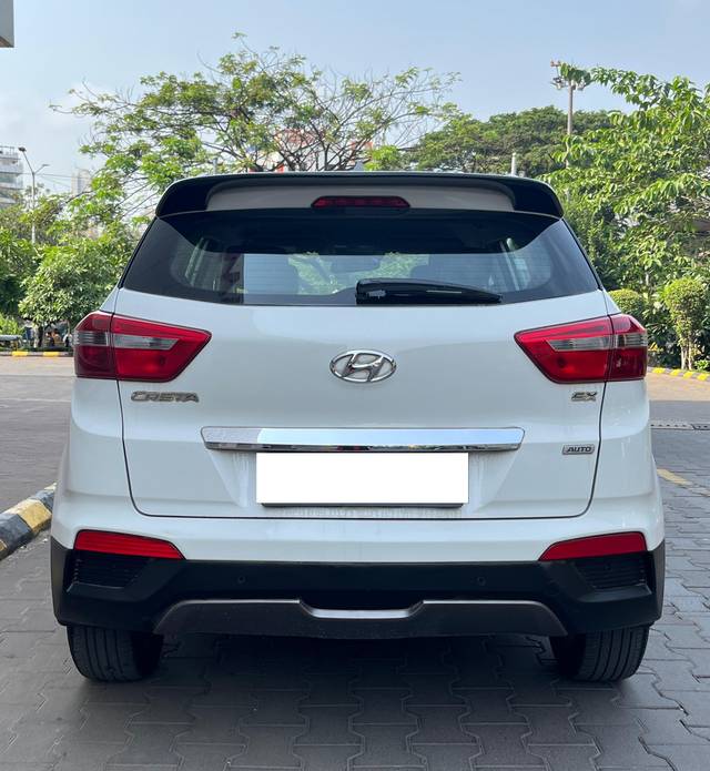 https://images10.gaadi.com/usedcar_image/4076233/original/processed_de0b245ddfb49342b4ab0a1de478f042.jpg?imwidth=6402