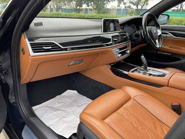 BMW 7 Series 730Ld M Sport Second-hand 2017 BMW 7 Series 730Ld M Sport for sale in Mumbai-5