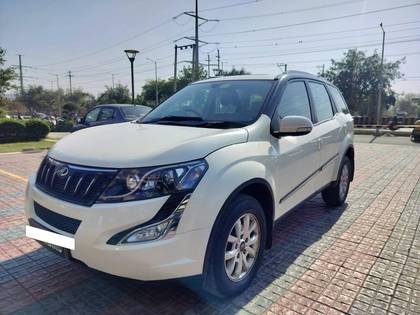 Mahindra XUV500 AT W10 AWD