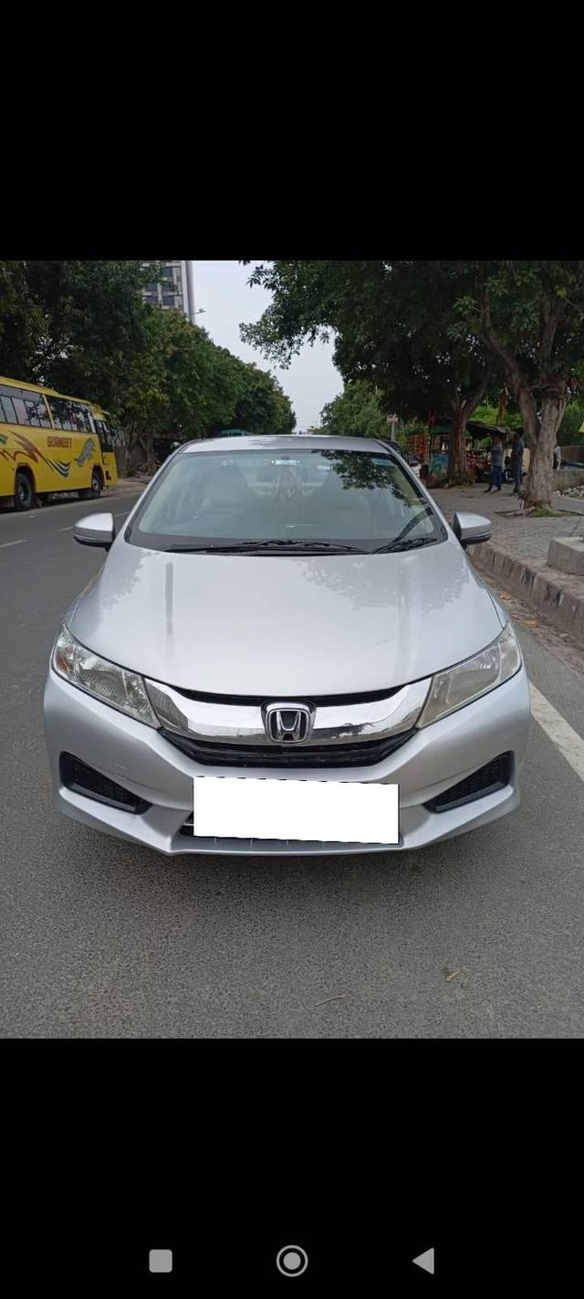 https://images10.gaadi.com/usedcar_image/4076317/original/processed_689801dd8b35cd2fc14e12fc36e873c9.jpg?imwidth=6402