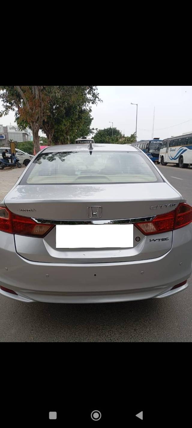 https://images10.gaadi.com/usedcar_image/4076317/original/processed_dc99194c09d7331549dc6ecaa4948705.jpg?imwidth=6401