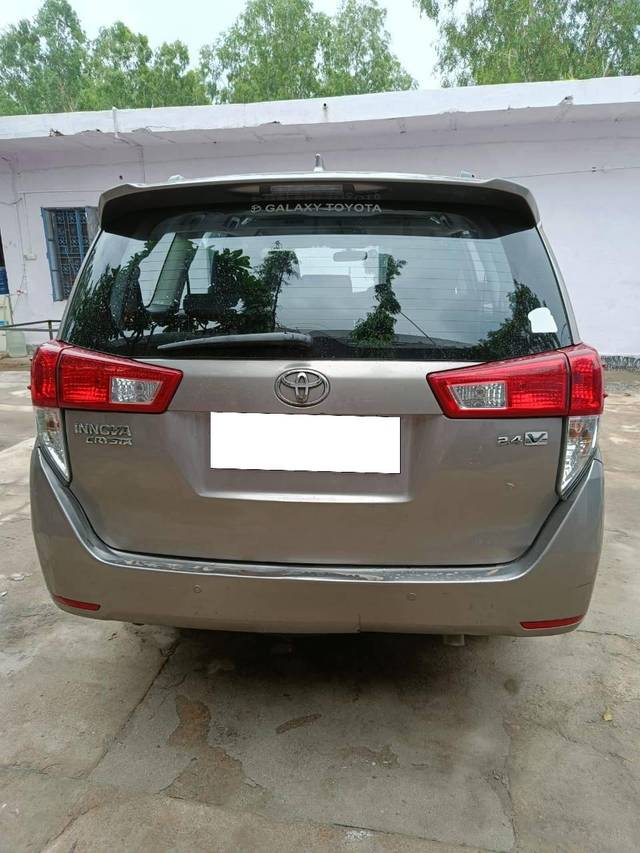 https://images10.gaadi.com/usedcar_image/4076417/original/processed_955a56ad472780ed65aa358742b1b9e9.jpg?imwidth=6401