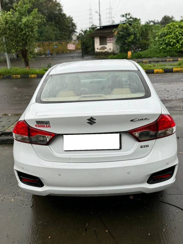 https://images10.gaadi.com/usedcar_image/4076418/original/processed_8d1948f531edb79fbe94fb14847ca82d.jpg?imwidth=6402