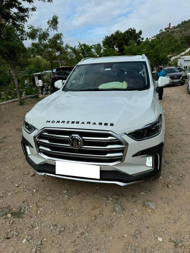 https://images10.gaadi.com/usedcar_image/4076639/original/processed_03fa754c881035f7824cbccff08552ee.jpg?imwidth=6401