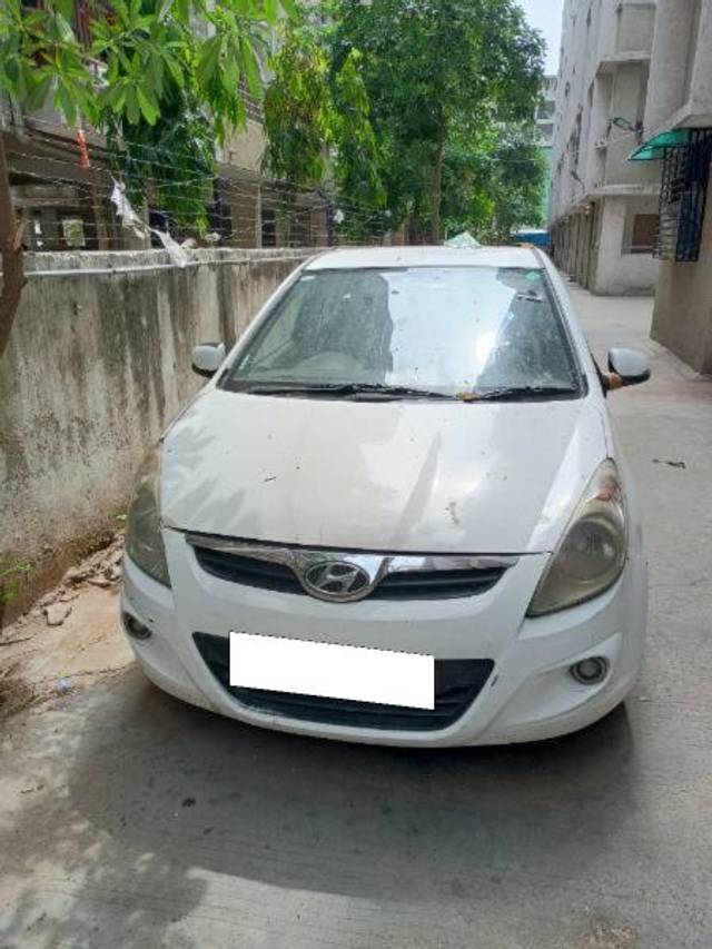 https://images10.gaadi.com/usedcar_image/4076665/original/processed_1dd0bd2b-77c0-45a3-8671-ff2160468fce.jpg?imwidth=6400