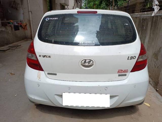 https://images10.gaadi.com/usedcar_image/4076665/original/processed_7c5a76b1-f8f6-4a5c-82ec-0c173c069648.jpg?imwidth=6401