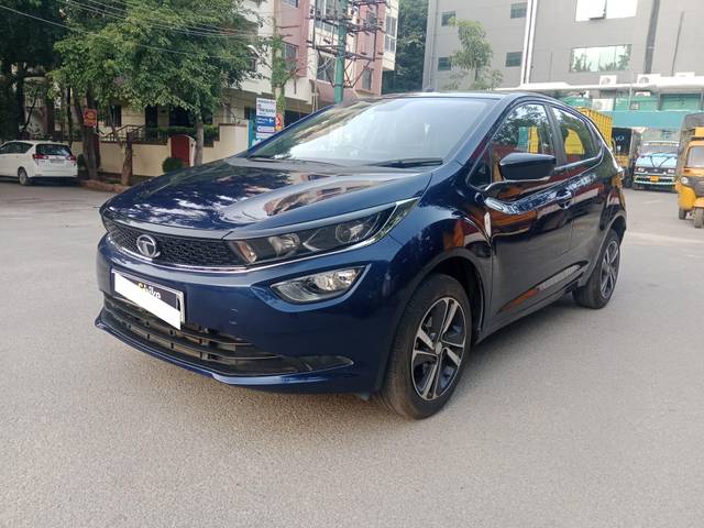 https://images10.gaadi.com/usedcar_image/4076786/original/processed_9e8daac9cdc9b0e38752ed061117306b.jpg?imwidth=6402