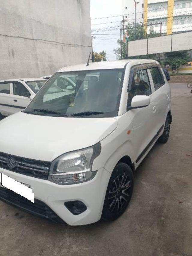 https://images10.gaadi.com/usedcar_image/4076848/original/processed_4cecaf35-d89d-4633-a7e2-ac4eeab44a6e.jpg?imwidth=6400