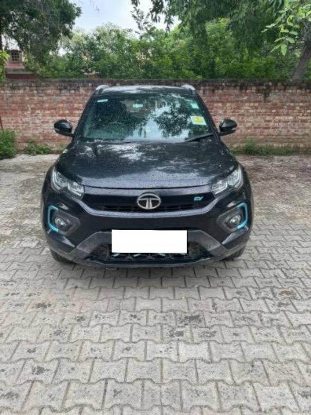 https://images10.gaadi.com/usedcar_image/4076852/original/processed_2a654599-dae9-4b23-a33a-a8a2aa5caa75.jpg?imwidth=6402