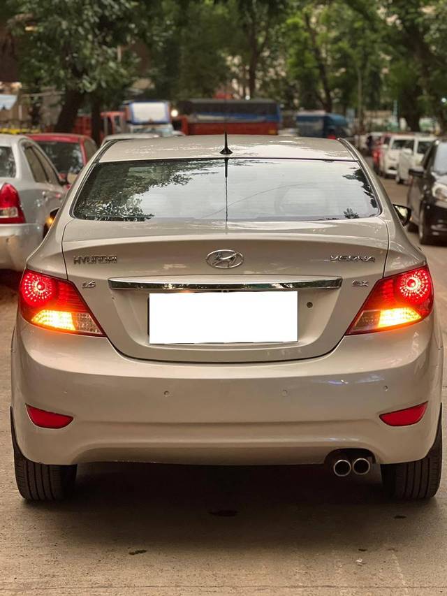 https://images10.gaadi.com/usedcar_image/4076969/original/processed_0a70cc9079606c57dba42bbb50b81c8e.jpeg?imwidth=6402